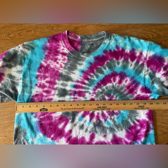 Gildan Large Pink and Blue Tie-Dye Short Sleeve Tee Vibrant GUC ❄️ - Picture 4 of 5